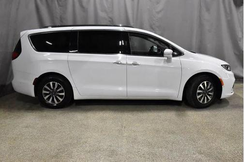 2021 Chrysler Pacifica Hybrid Touring L
