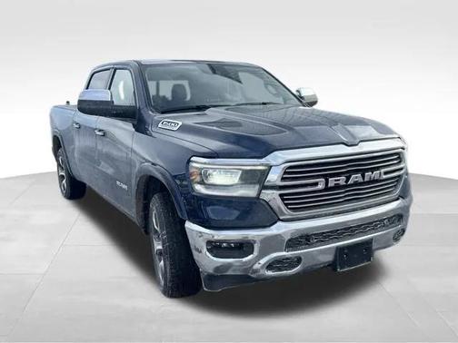 2022 RAM 1500 Laramie Crew Cab 4x4 64' Box