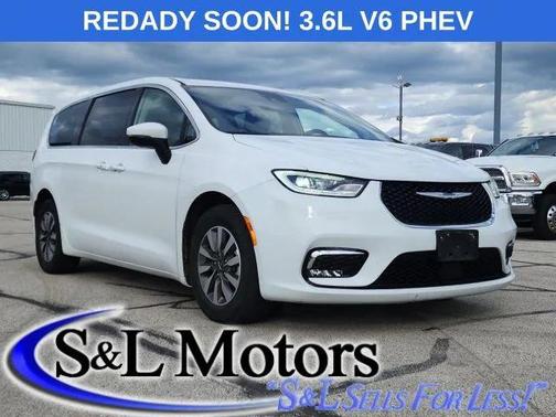 2023 Chrysler Pacifica Hybrid Touring L
