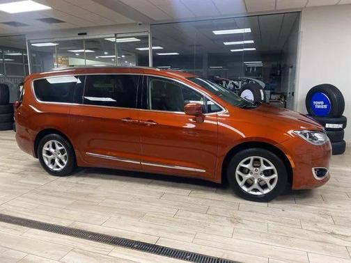 2018 Chrysler Pacifica Touring L Plus