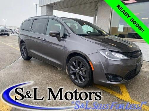 2020 Chrysler Pacifica Red S Edition
