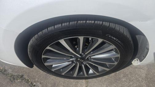 2018 Kia Cadenza Premium