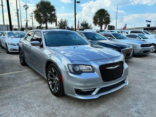 2018 Chrysler 300 S