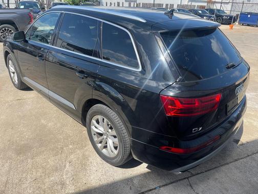 2017 Audi Q7 2.0T Premium