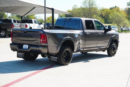 2025 RAM 3500 Limited Crew Cab 4x4 8' Box