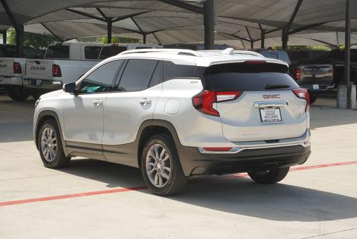 Quicksilver Metallic 2022 GMC Terrain SLT
