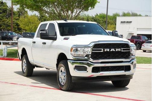 2024 RAM 2500 Tradesman Crew Cab 4x4 6'4' Box