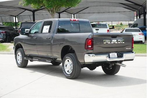 2025 RAM 2500 Tradesman Crew Cab 4x4 6'4' Box