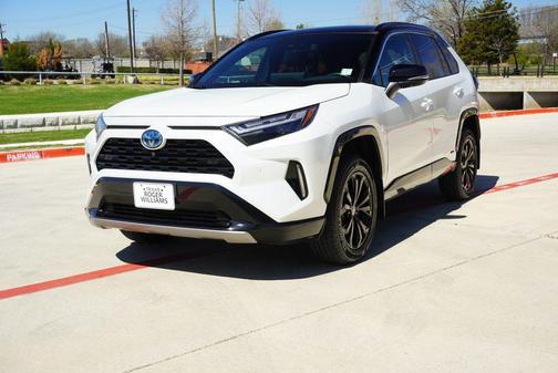 2023 Toyota RAV4 Hybrid SE