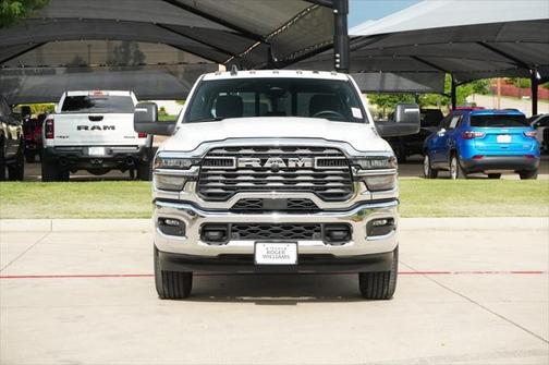 2025 RAM 2500 Tradesman Crew Cab 4x4 8' Box