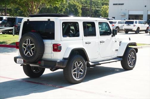 2025 Jeep Wrangler 4-Door Sahara 4x4