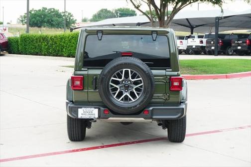 2024 Jeep Wrangler 4-Door Sahara 4x4