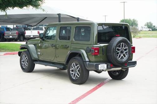 2024 Jeep Wrangler 4-Door Sahara 4x4