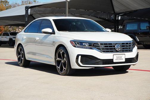 2022 Volkswagen Passat 2.0T R-Line
