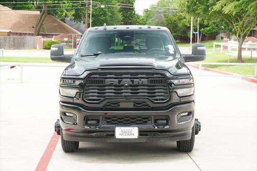 2025 RAM 3500 Lone Star Crew Cab 4x4 8' Box