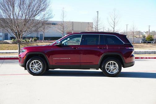 2024 Jeep Grand Cherokee Laredo