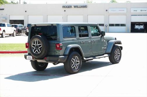 2024 Jeep Wrangler 4-Door Sahara 4x4