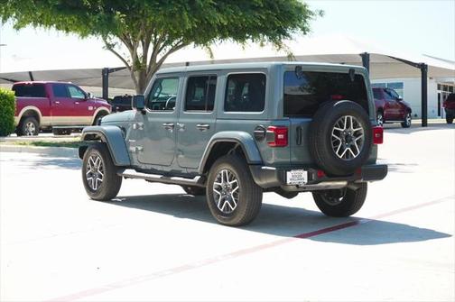 2024 Jeep Wrangler 4-Door Sahara 4x4