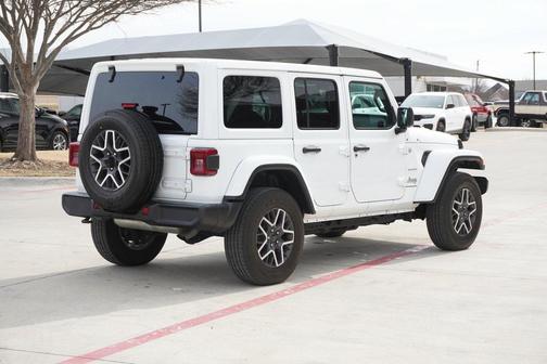 2024 Jeep Wrangler 4-Door Sahara 4x4