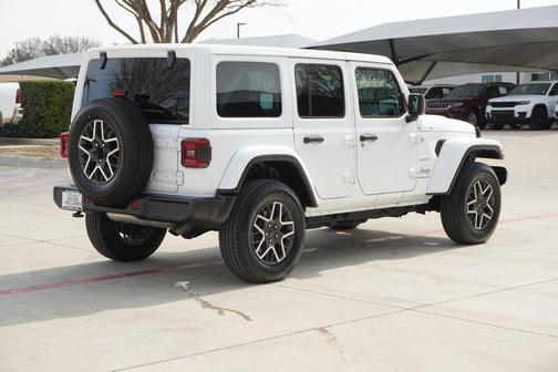 2024 Jeep Wrangler 4-Door Sahara 4x4