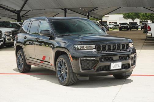 Diamond Black Crystal Pearlcoat 2026 Jeep Grand Cherokee Limited