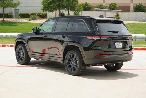 Diamond Black Crystal Pearlcoat 2026 Jeep Grand Cherokee Limited