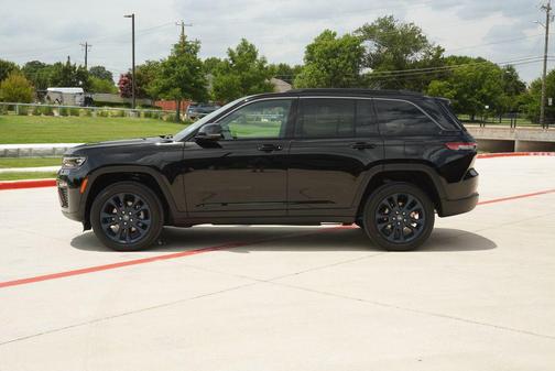 Diamond Black Crystal Pearlcoat 2026 Jeep Grand Cherokee Limited