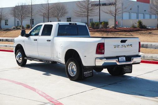 2025 RAM 3500 Tradesman Crew Cab 4x4 8' Box