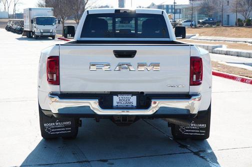 2025 RAM 3500 Tradesman Crew Cab 4x4 8' Box