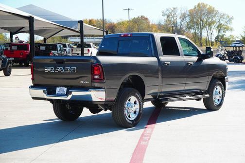 2026 RAM 2500 Tradesman Crew Cab 4x4 6'4' Box