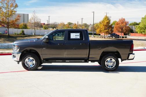 2026 RAM 2500 Tradesman Crew Cab 4x4 6'4' Box