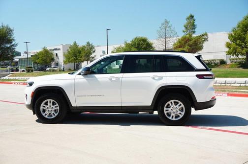 2024 Jeep Grand Cherokee Laredo