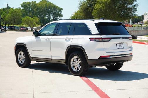 2024 Jeep Grand Cherokee Laredo
