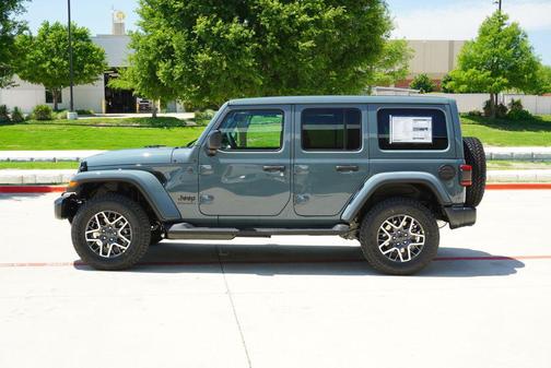 Anvil Clearcoat 2026 Jeep Wrangler 4-Door Sahara 4x4