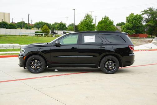 DB Black Clearcoat 2026 Dodge Durango GT HEMI V8