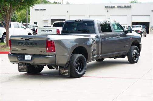 2025 RAM 3500 Laramie Crew Cab 4x4 8' Box