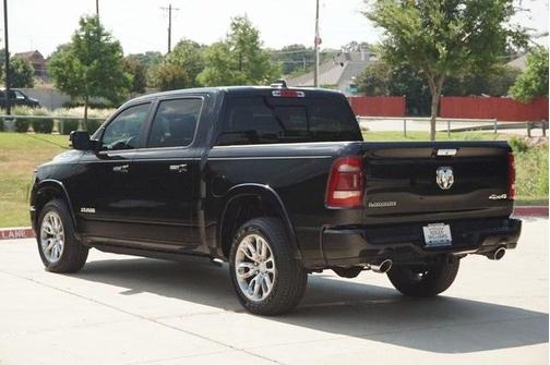 Photo 3 of 35 of 2021 RAM 1500 Laramie