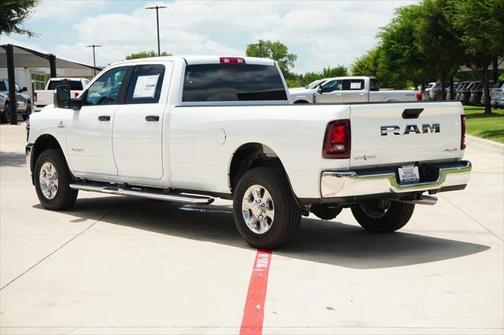 2025 RAM 3500 Lone Star Crew Cab 4x4 8' Box