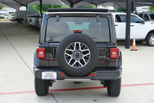 Black Clearcoat 2024 Jeep Wrangler 4-Door Sahara 4x4