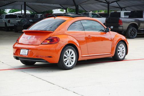Habanero Orange Metallic 2019 Volkswagen Beetle 2.0T SE