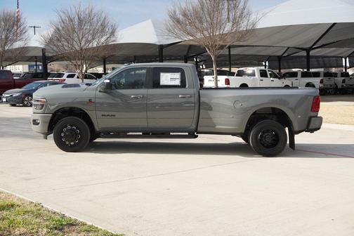 2026 RAM 3500 Laramie Crew Cab 4x4 8' Box