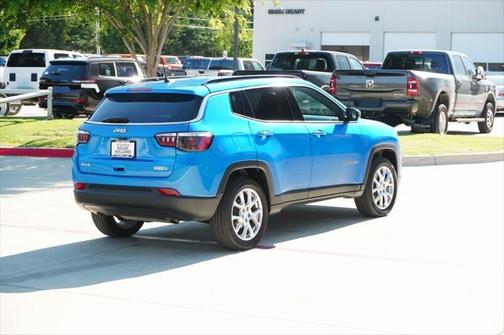 2023 Jeep Compass Latitude Lux