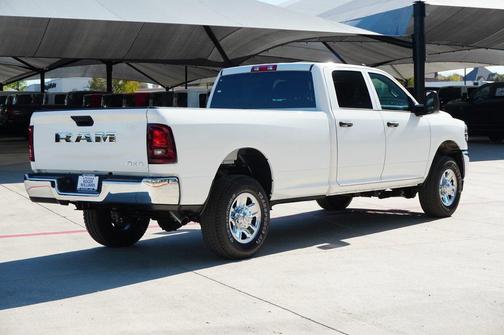 2026 RAM 2500 Tradesman Crew Cab 4x4 8' Box