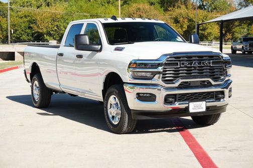 2026 RAM 2500 Tradesman Crew Cab 4x4 8' Box