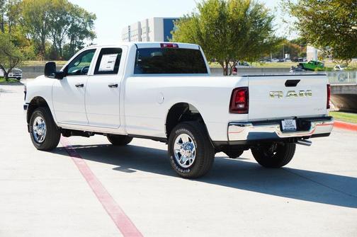 2026 RAM 2500 Tradesman Crew Cab 4x4 8' Box