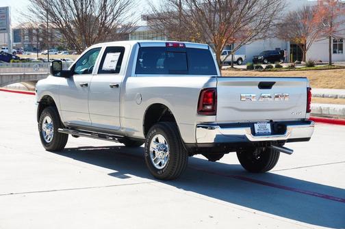 2026 RAM 2500 Tradesman Crew Cab 4x4 6'4' Box
