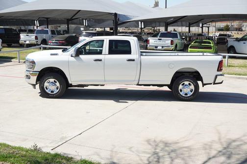 2026 RAM 2500 Tradesman Crew Cab 4x4 8' Box