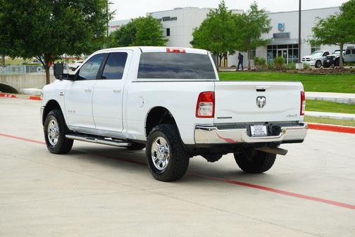 Bright White Clearcoat 2022 RAM 2500 Big Horn Crew Cab 4x4 6'4' Box