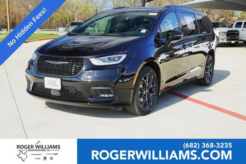 Diamond Black Crystal Pearlcoat 2026 Chrysler Pacifica Limited