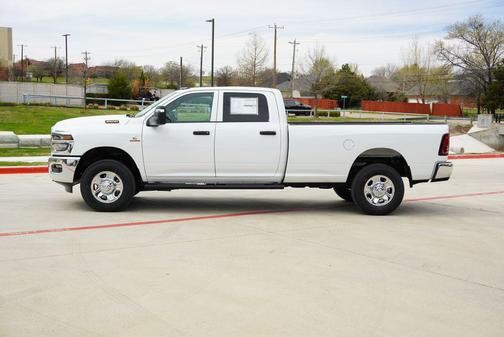2026 RAM 2500 Tradesman Crew Cab 4x4 8' Box